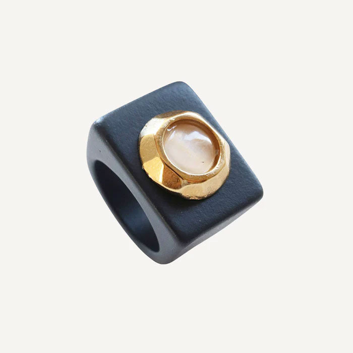Anillo azul marino con piedra natural ojo de gato