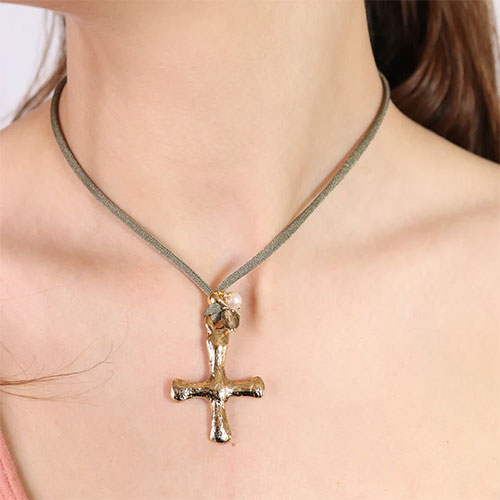 COLLAR CRUZ MINI TESSABIT