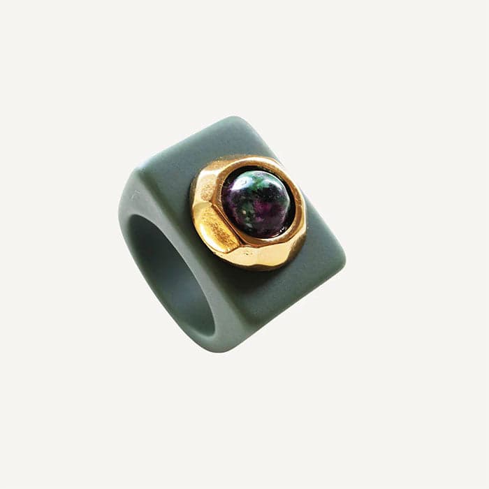 Anillo color verde botella con zoisita