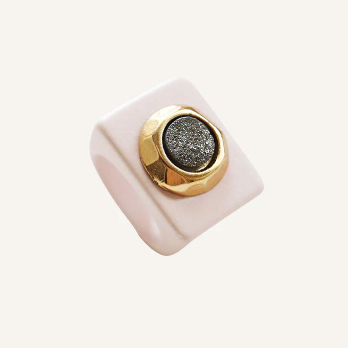 Anillo Nude con piedra natural Drusa de Titanio